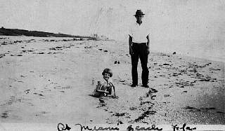 mae dagion-edsel wyant at miami beach fl 1930.jpg